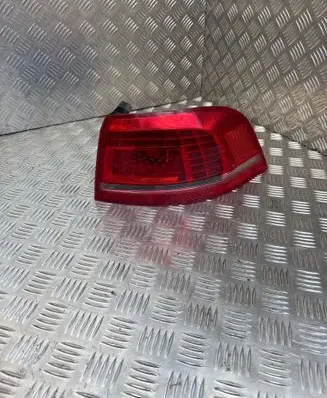 Volkswagen PASSAT B7 Rear/tail lights