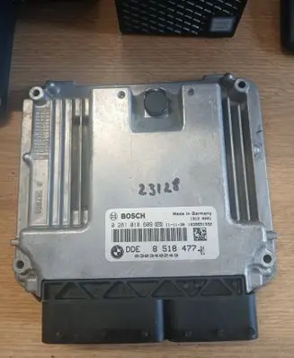 BMW 5 F10 F11 Engine control unit/module 0281018609 030340243 8518477
