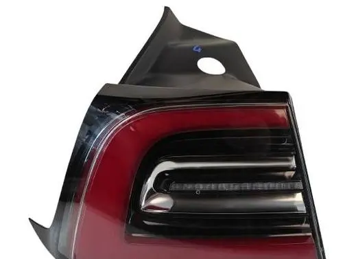Tesla Model 3 Tailgate rear/tail lights 107739700C ARZ182870013850