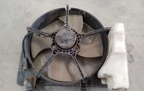 Honda Jazz Radiator cooling fan shroud OEM