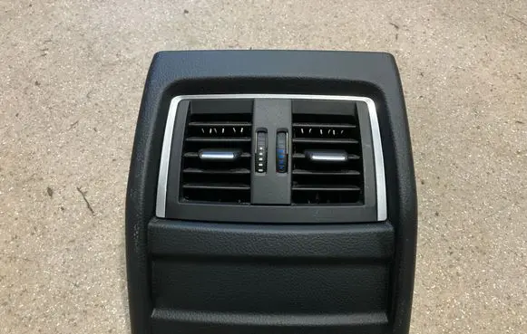 BMW M4 F82 F83 Rear air vent grill 9218908