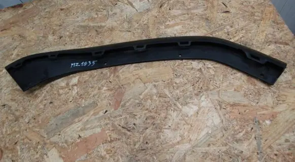Volkswagen Golf VII Front bumper lip 