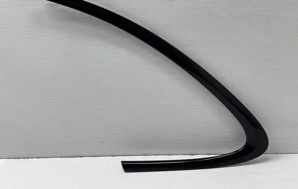 Porsche Cayenne (9Y0 9Y3) Rear side glass trim 