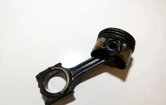 Volvo S40, V40 Piston with connecting rod