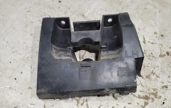 Volvo XC60 Fender mounting bracket 32216697