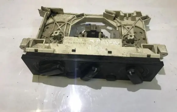 Mitsubishi Pajero Climate control unit mr500782