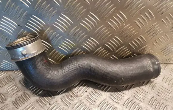 Mercedes-Benz R W251 Intercooler hose/pipe 2515280382