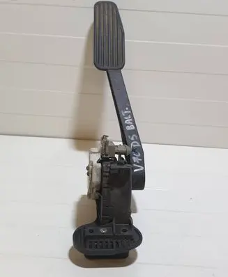 Volvo V70 Accelerator throttle pedal 6PV00853700 30636003