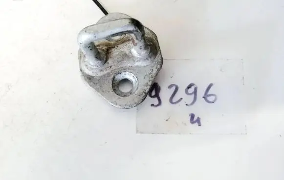 Mazda 5 Front door lock loop/hook striker 