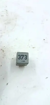 Volkswagen PASSAT B5.5 Other relay 8D0951253A