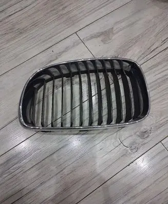 BMW 1 E81 E87 Front bumper upper radiator grill 7166439