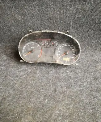 Seat Ibiza II (6k) Speedometer (instrument cluster) 88311292