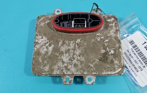 Volkswagen Tiguan Headlight ballast module Xenon 5DV009000-00 IMPRK1526667