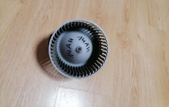 Mazda 3 I Heater fan/blower HB111 8940000