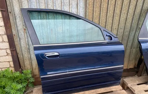 Volvo S80 Front door