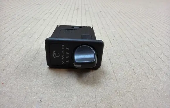 Nissan Navara D22 Headlight level height control switch 
