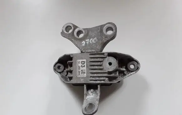 Opel Zafira C Engine mount bracket 13248544