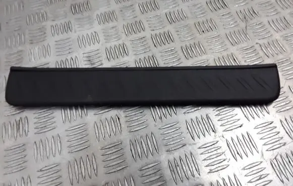 KIA Carens III Rear sill trim cover 85678A4000