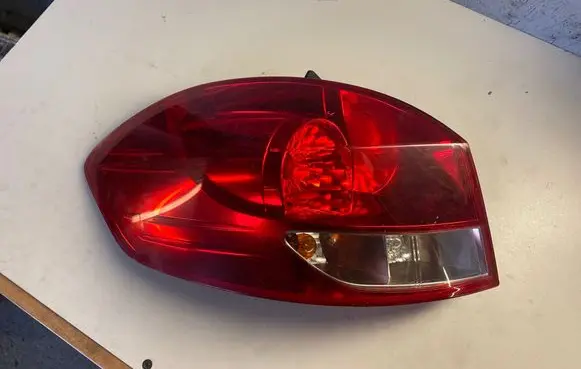 Renault Clio III Rear/tail lights 8200586843