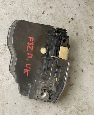 BMW 4 F32 F33 Front door lock A053702 7202157