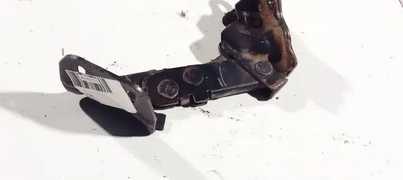 Ford Fusion Tailgate/trunk/boot hinge