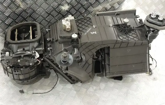 Porsche Cayenne (92A) Interior heater climate box assembly Nagrz2