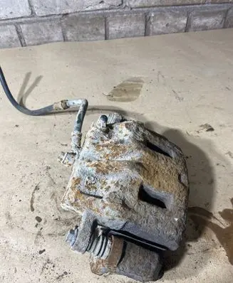 Hyundai Santa Fe Front brake caliper