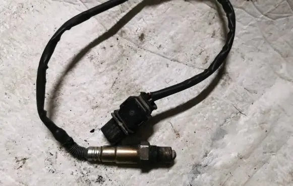 Volkswagen Caddy Lambda probe sensor 03L906262 0281004085 20170877