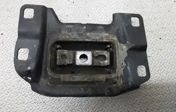 Ford Focus C-MAX Engine mount bracket