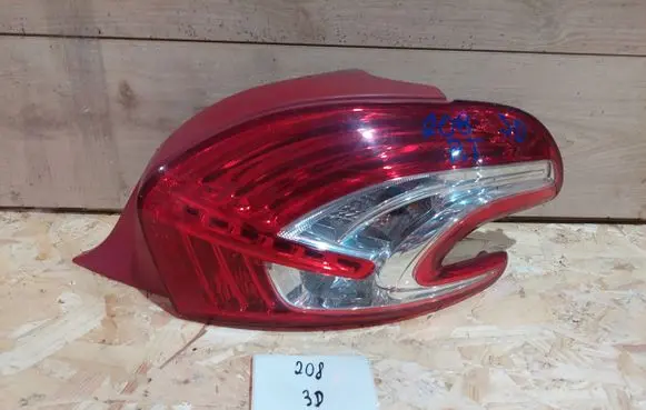 Peugeot 208 Rear/tail lights