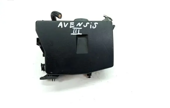 Toyota Avensis T270 Fuse box set 82111-05P70 530WETTEST 8211105P70