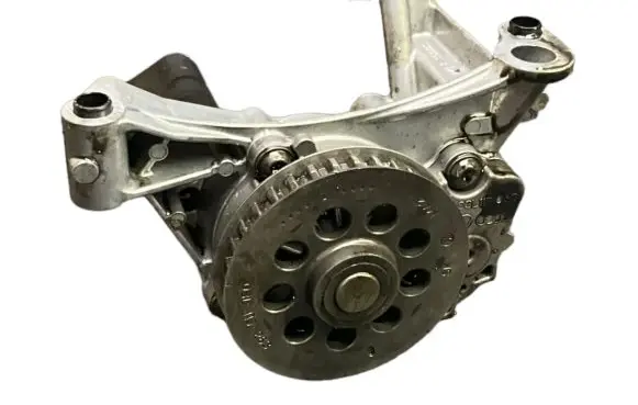 Volkswagen Golf VI Oil pump 03L115105C