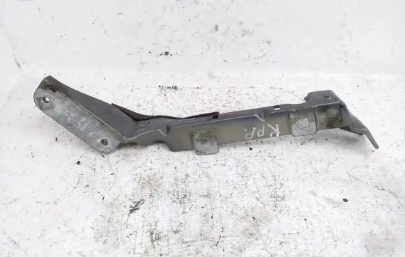 Fender mounting bracket