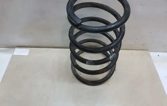 Nissan X-Trail T30 Rear coil spring