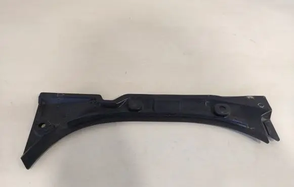 Audi A8 S8 D4 4H Fender end trim 4H0823746C