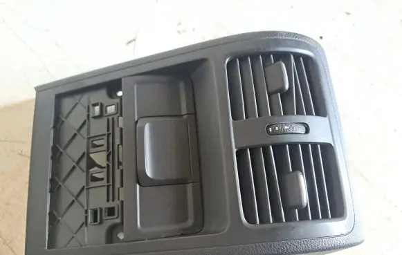 Volkswagen PASSAT B7 Rear air vent grill 3AA864298