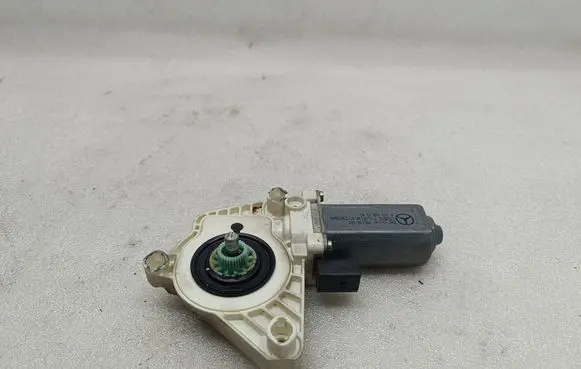 Mercedes-Benz A W169 Front door window regulator motor A1698201542 996138101 29035606