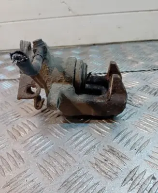 Volkswagen PASSAT B5.5 Rear brake caliper