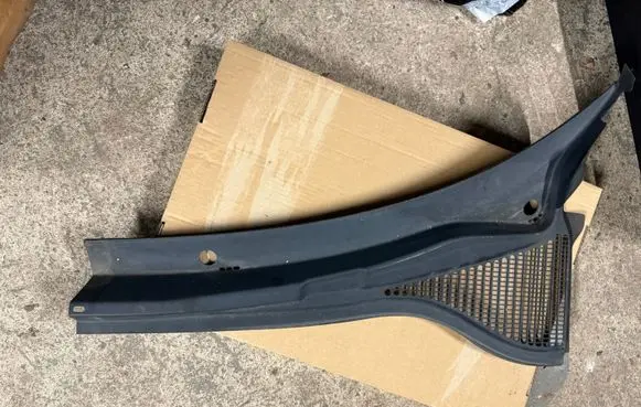 Skoda Yeti (5L) Wiper trim 5L1819415