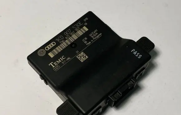 Skoda Octavia Mk2 (1Z) Gateway control module 1K0907530E 1K0907951