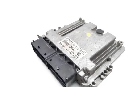 Hyundai i40 Engine control unit/module 39140-2A525 0281032997