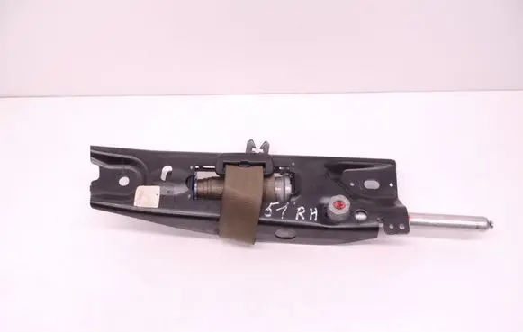 Volvo V70 Front seatbelt 30734848 D51