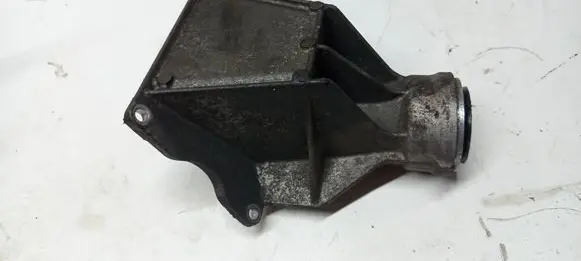 BMW 5 F10 F11 Driveshaft support bearing bracket 7575061