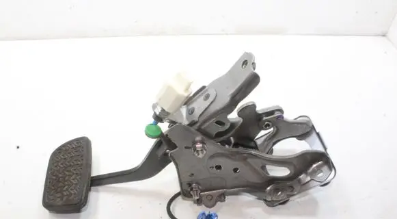 Lexus IS III XE30 Brake pedal 4712130080