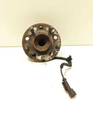 Chrysler Pacifica Rear wheel hub