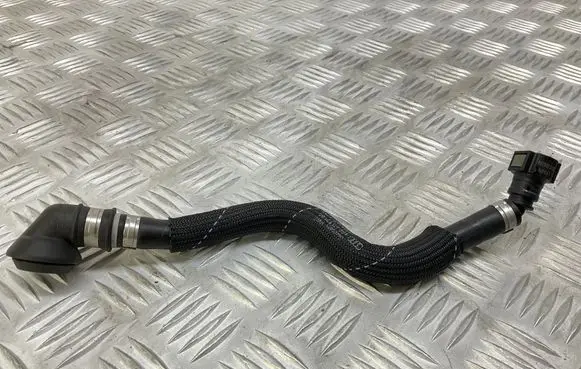 Engine coolant pipe/hose