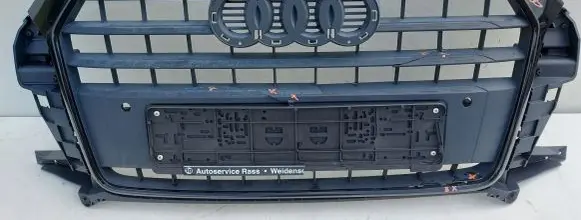 Audi Q3 8U Front bumper upper radiator grill 8u0853653m