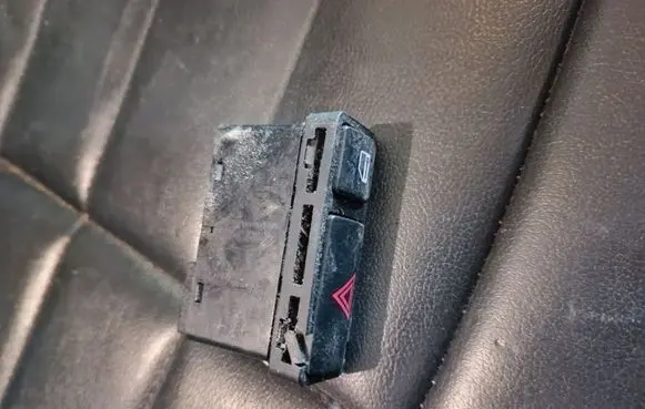 BMW X5 E53 Hazard light switch 8368920