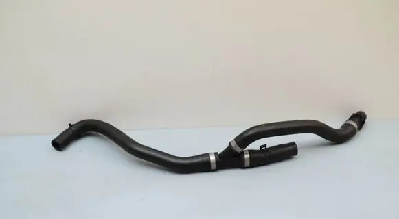 Coolant pipe/hose