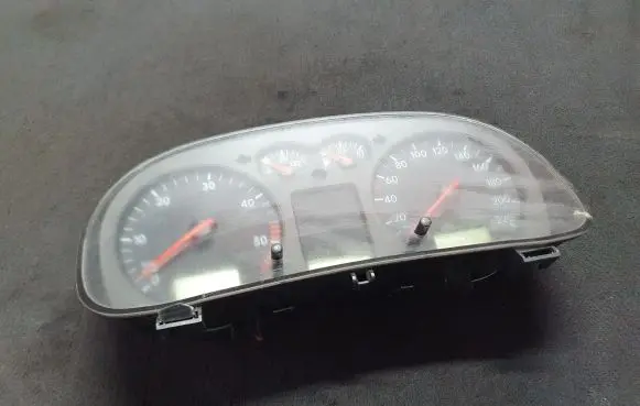 Volkswagen Golf IV Speedometer (instrument cluster) 1J0920802F